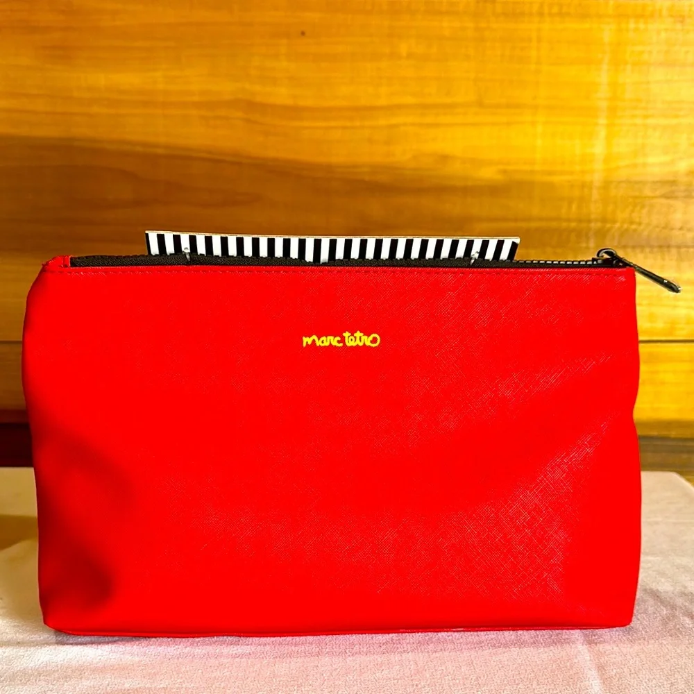 Marc Tetro Red Dog Travel Organizer